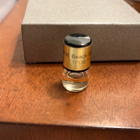 Beach Walk authentic decant sample in rollerball - Picture 1 of 3